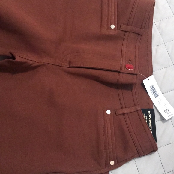 Chico’s SO SLIMMING SLIM ANKLE - Picture 5 of 7